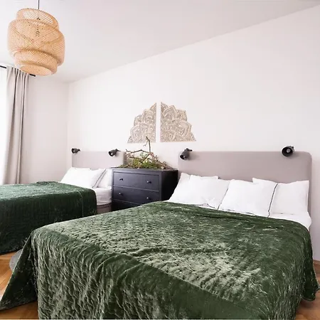 Spacious In Smichov By Days Prague